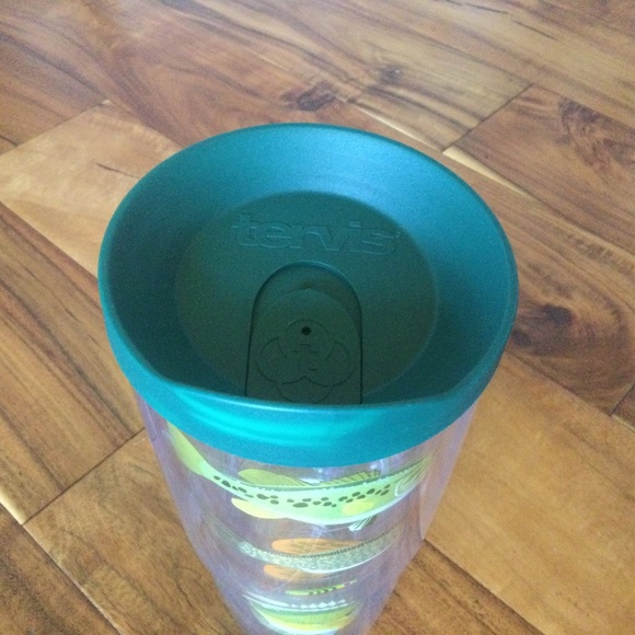 Tervis Insulated Fish Tumbler - Picture 3 of 6